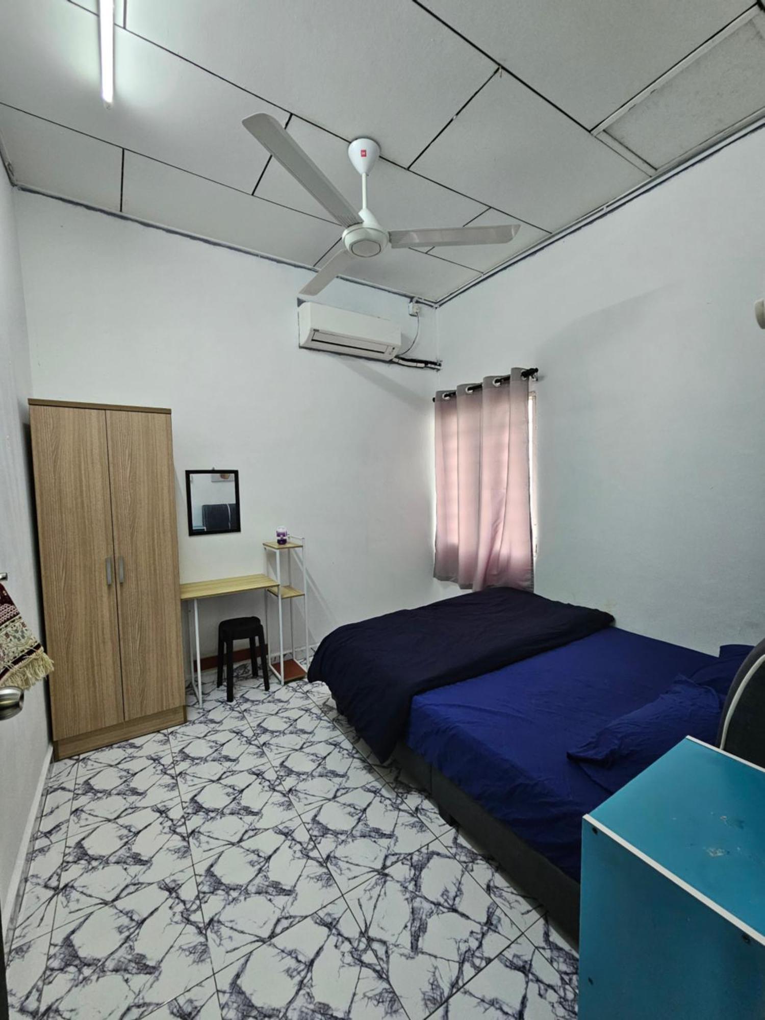 Homestay Una Kangar